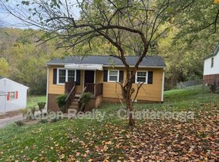 106 Mountain View Dr, Rossville, GA 30741