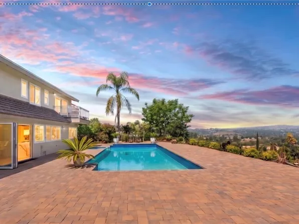 22957 De Kalb Dr, Calabasas, CA 91302