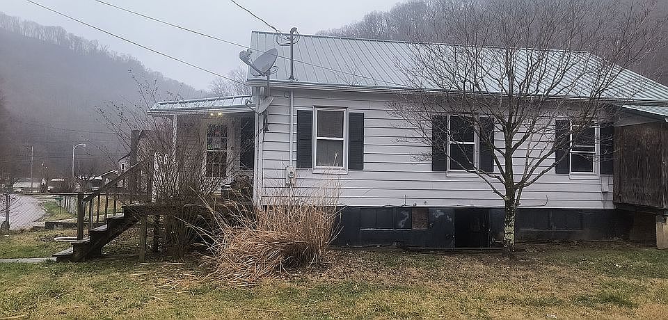 1st image of 805 Georges Creek Dr