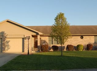 2299 Locust Dr, Seymour, IN 47274