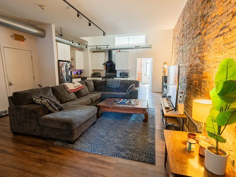 4411 Butler St #2 — Photo 2