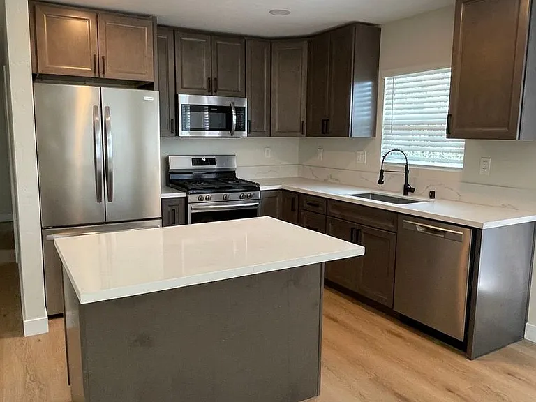 8864 Golf Dr — Photo 2