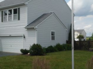 1094 Pattee Ave, Elburn, IL 60119