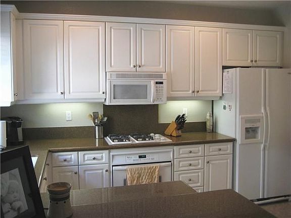 3rd image of 2641 Bellezza Dr