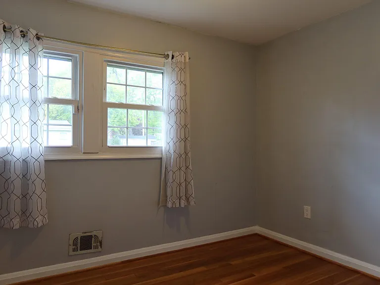 109 Deep Dale Dr — Photo 16