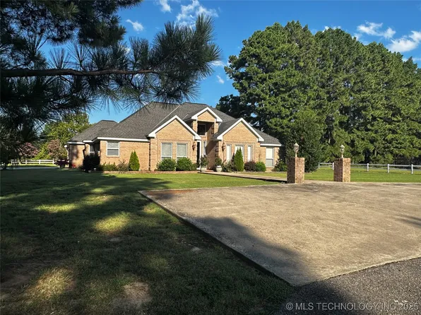 2289 W Community Chapel Rd, Atoka, OK 74525