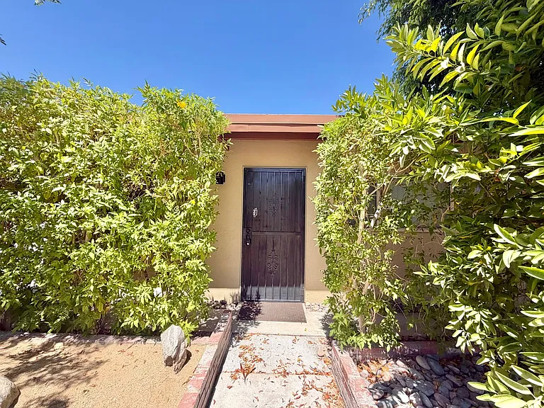 579 S Highland Dr #10 — Photo 13