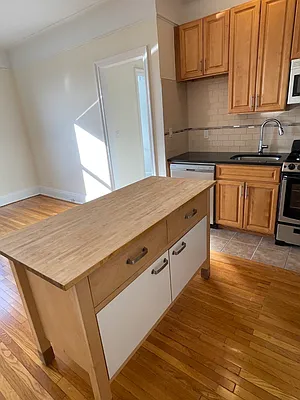 Rented by Otto Nielsen Realty | media 25