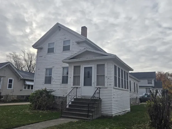 51 W 12th Ave, Oshkosh, WI 54902