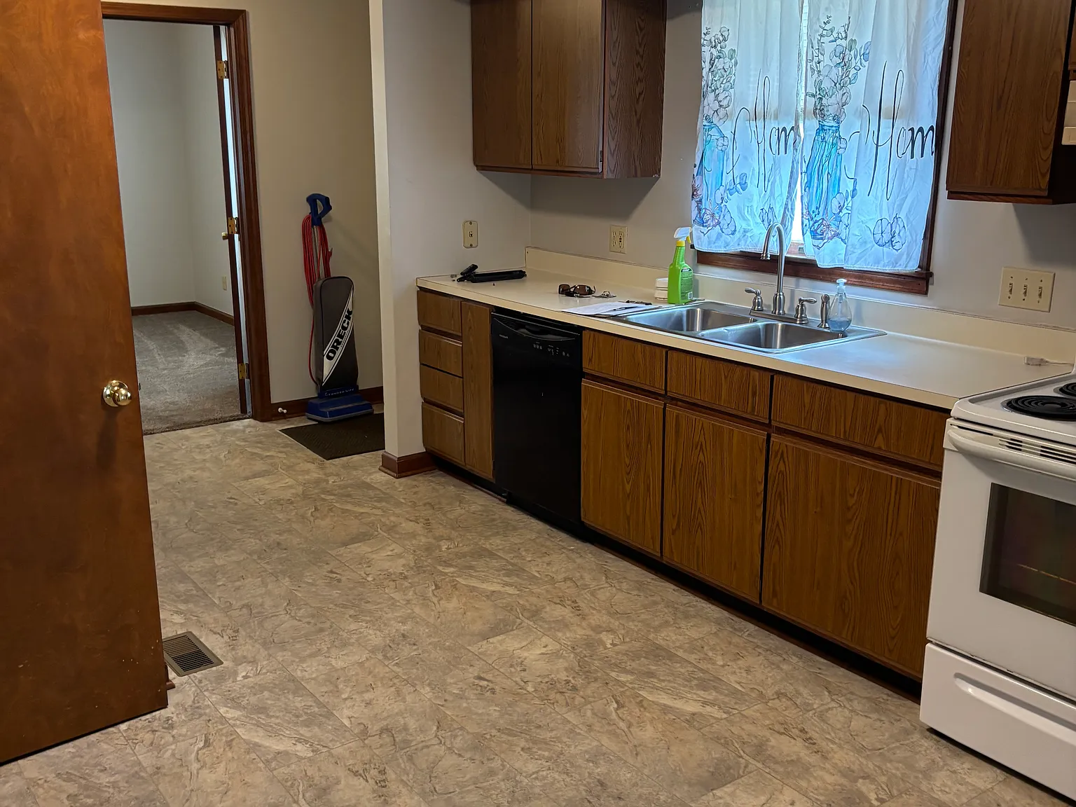 1 bed, 700 sqft, $600 — Photo 4