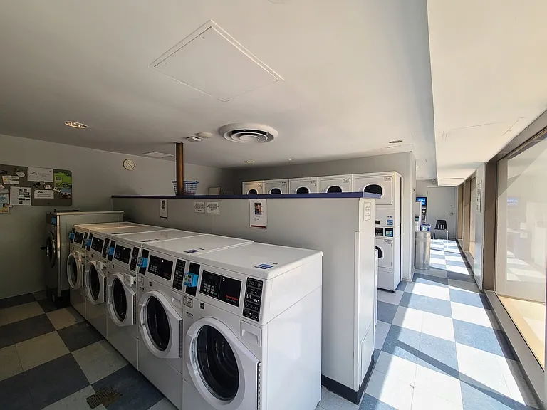 4343 N Clarendon Ave #1012 — Photo 22