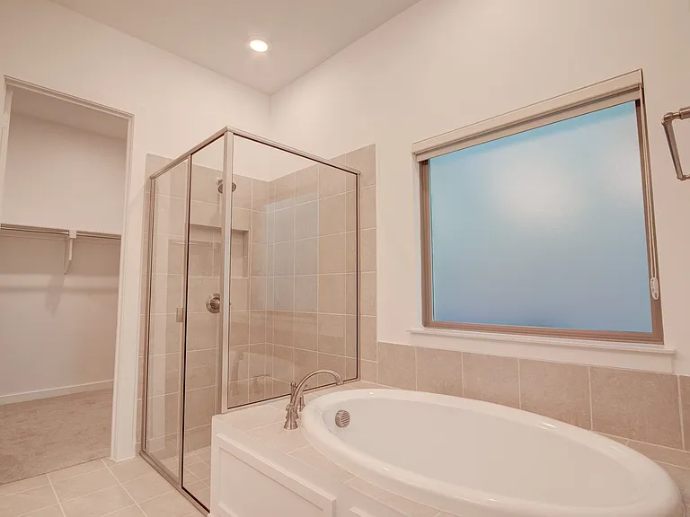724 Kendall Ln — Photo 16