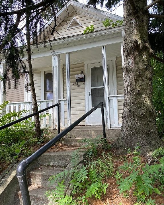 2nd image of 103 N Irwin St