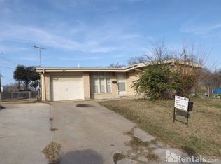 401 Carver Dr, Garland, TX