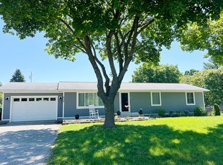 820 Meadow Dr, Traverse City, MI 49685