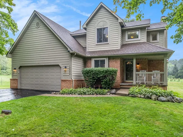 13644 Northridge Dr, Holly, MI 48442