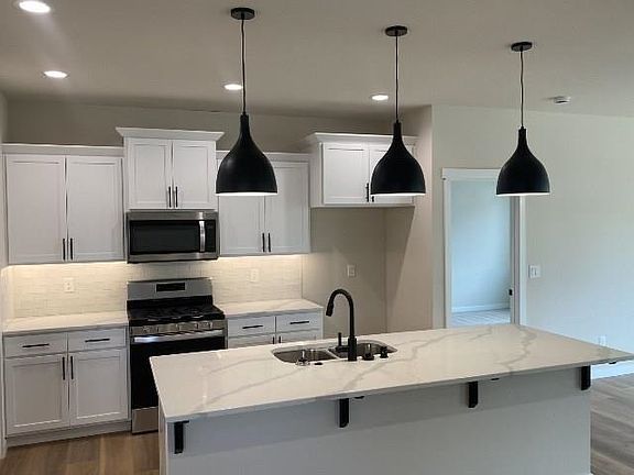 5th image of 3331 S Morrill Ln