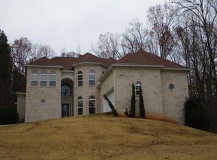 395 Falcon Ridge Dr, Fayetteville, GA 30214