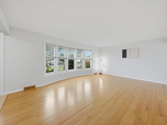 3rd image of 7603 Sequoia Ct