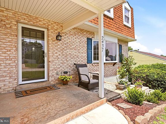 5th image of 2437 W Colonial Dr