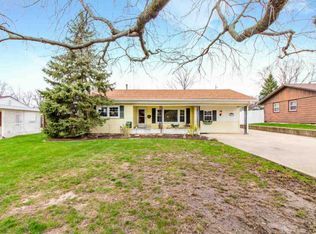 607 W Forrest Lawn Ave, Peoria, IL 61615