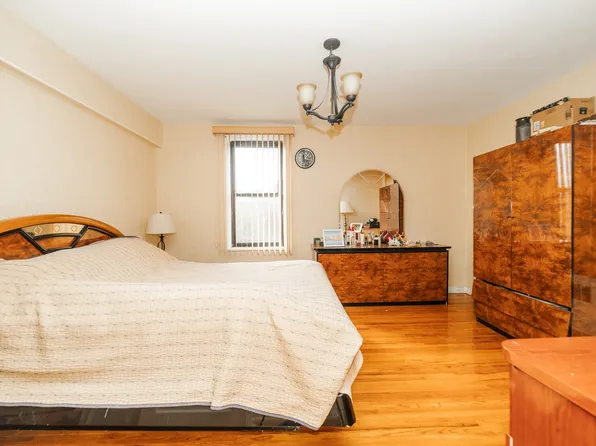 2271 Knapp Street image 18 of 24