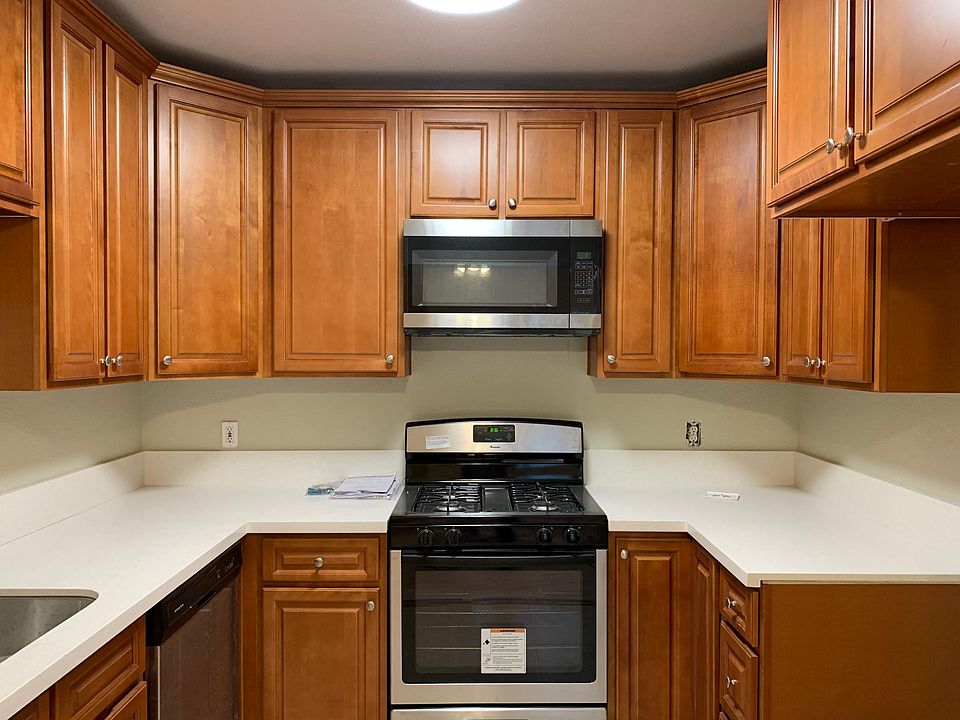 1st image of 4008 W 160th St APT 1