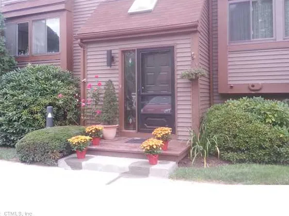 1 Wickhams Fancy, Collinsville, CT 06019