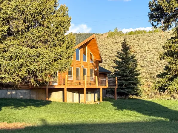 143 S Chestnut St, Helper, UT 84526