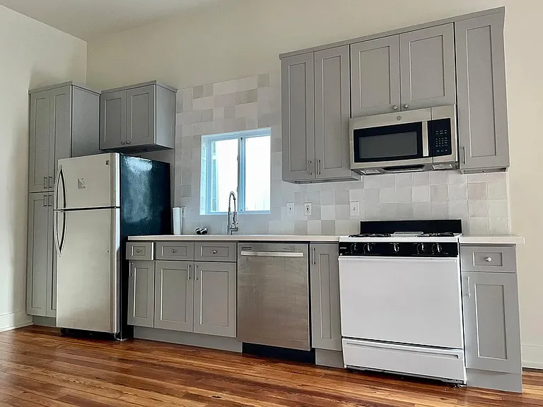 643 Maximillian St #643 — Photo 4