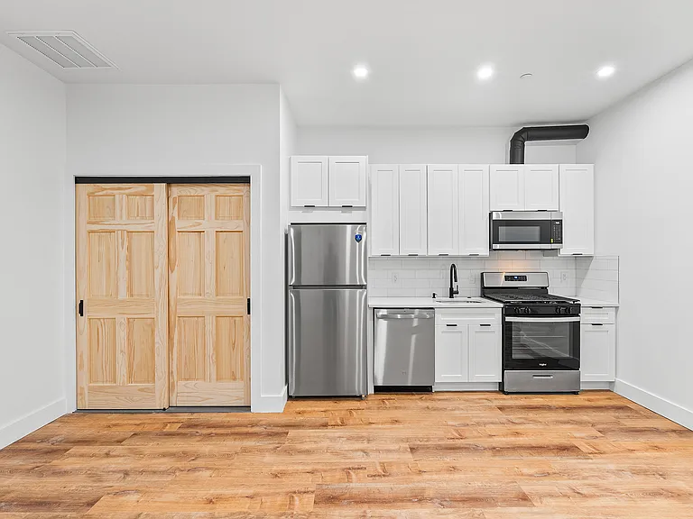 708 N 43rd St #2 — Photo 9
