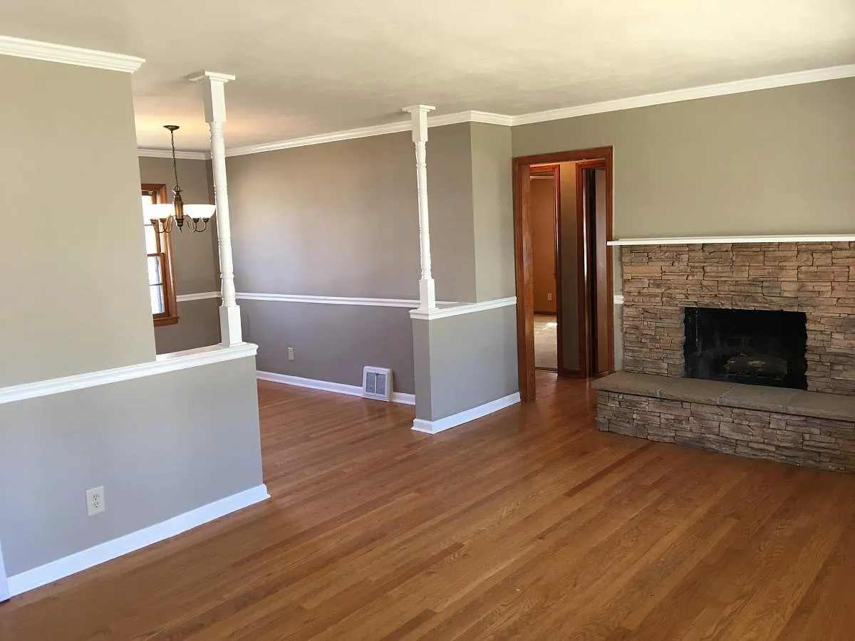 3331 S Evanston Avenue — Photo 2
