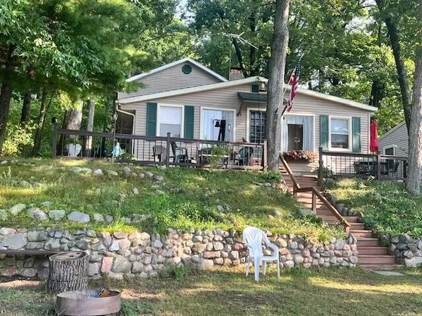 5701 Head Lake Rd, Hastings, MI 49058