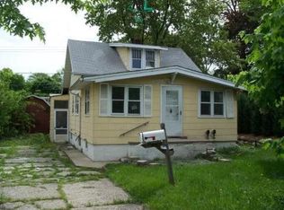 22862 Hayes Ave, Eastpointe, MI 48021