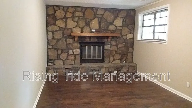 Building Photo - 1807 Otis Rd