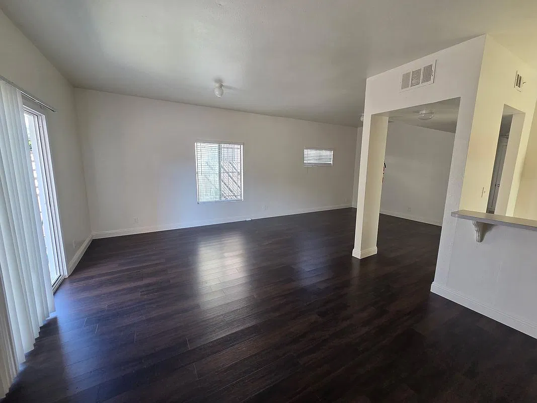 8 bed, 5.0 bath, 1068 sqft, $2,250 — Photo 1