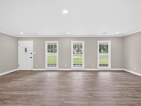4th image of 2637 Stone Dr