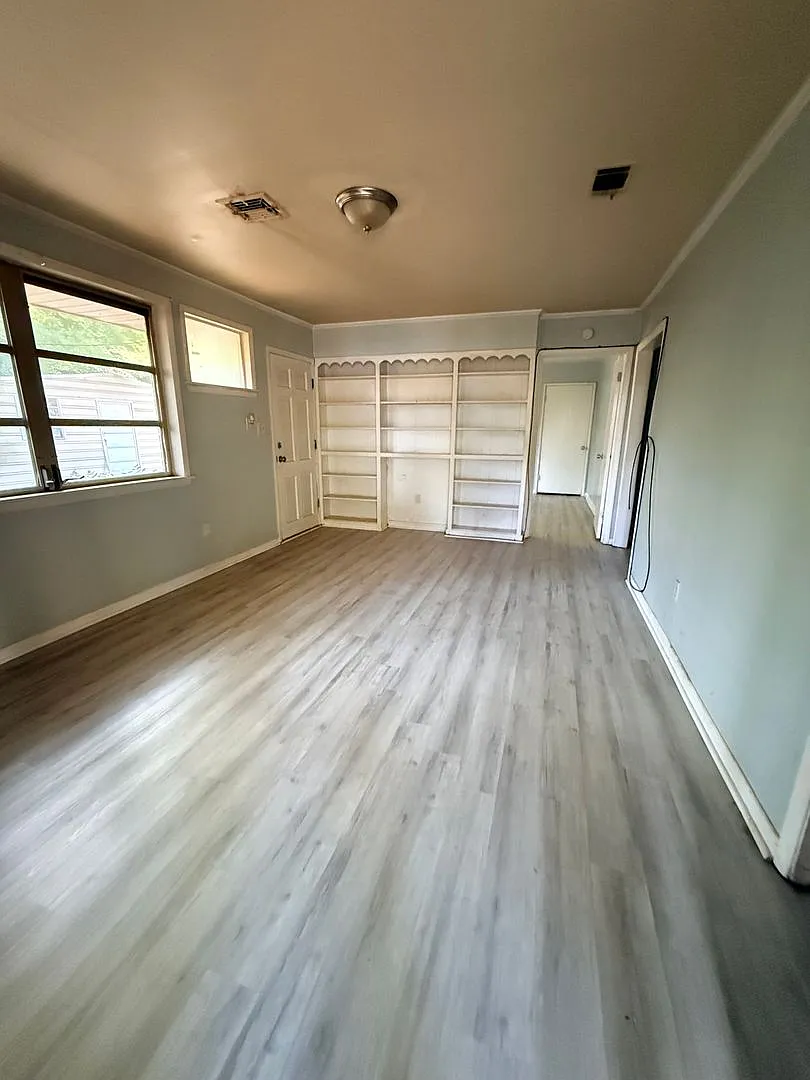 Affordable 3 bedroom 1 bath home — Photo 4