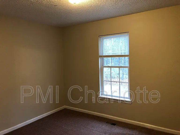 2519 Hickory Ave — Photo 9
