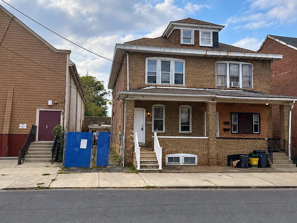 Chestnut Ave