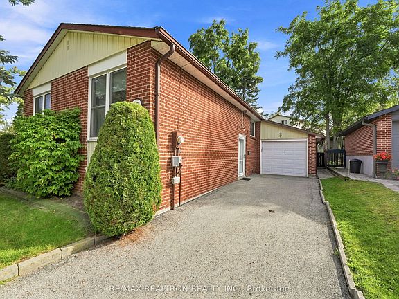 4th image of 397 Sandford St