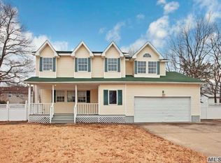 8 Sullivan Ave, Port Jefferson Station, NY 11776