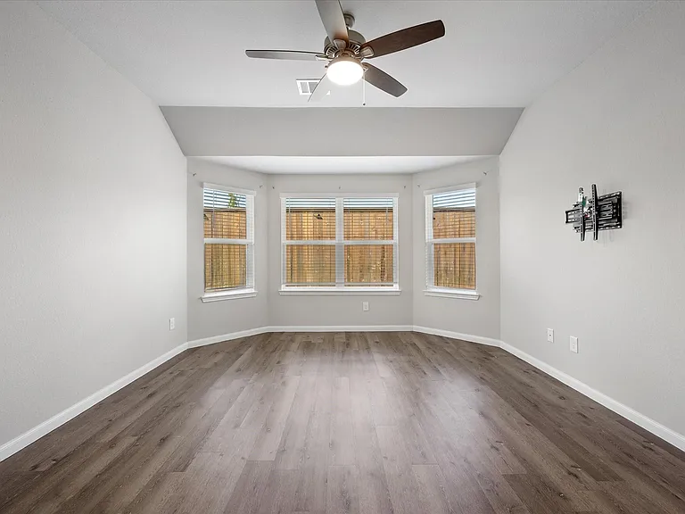 2546 Steelhead Dr — Photo 13