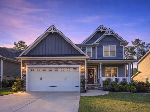 86 Education Dr, Spring Lake, NC 28390