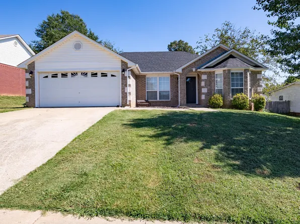 1104 N 10th St, Barling, AR 72923