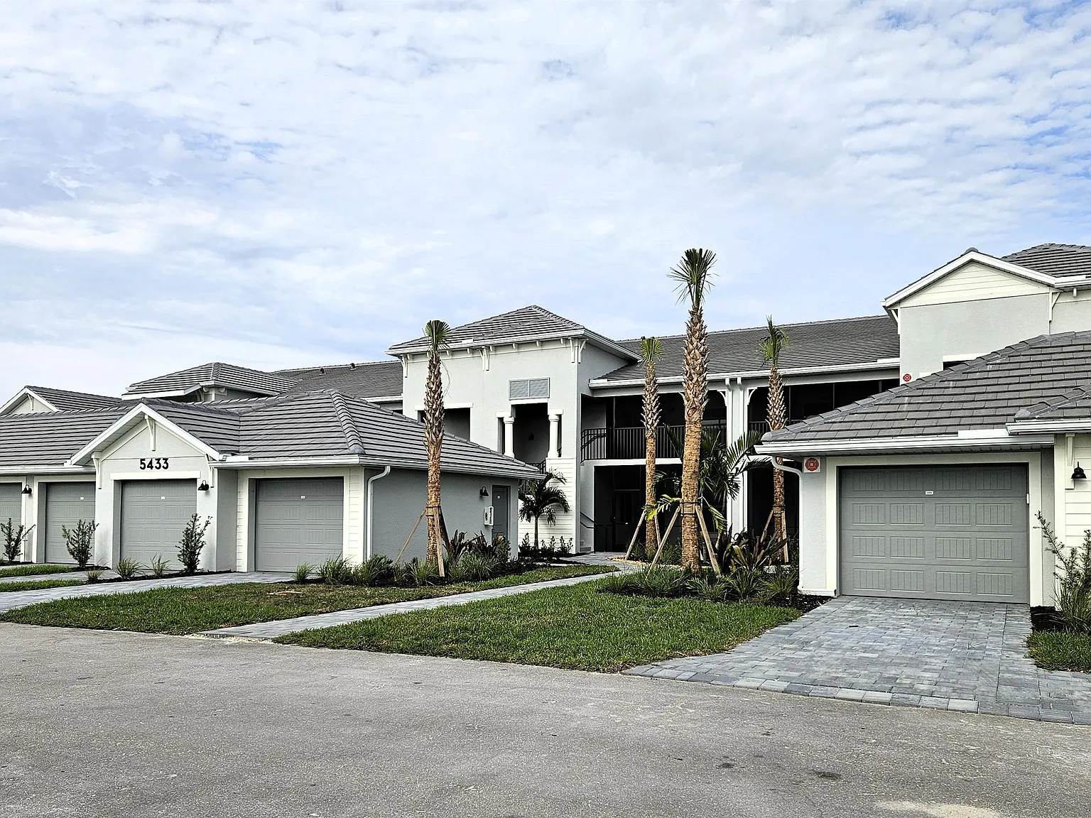 5433 Double Eagle Cir #2915 - The National - Meador — Photo 1