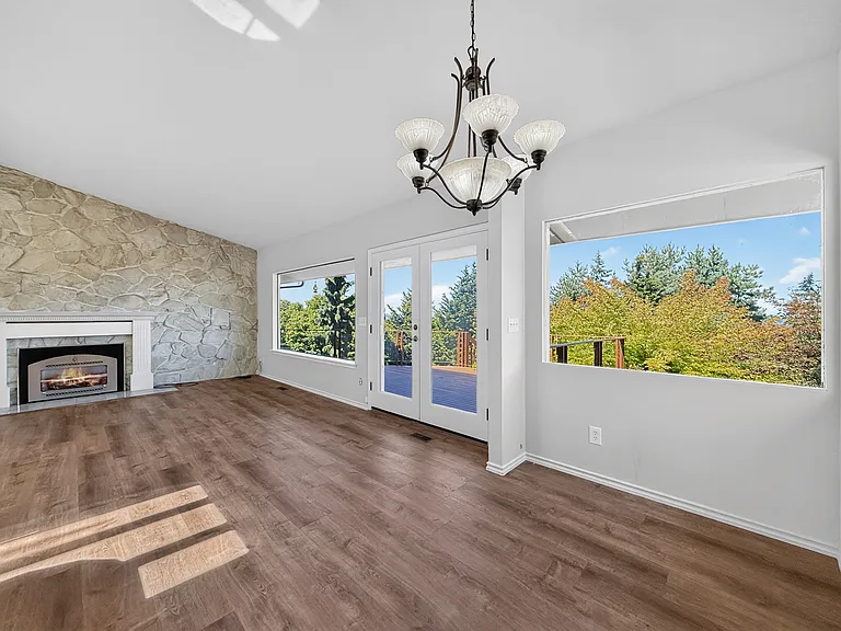 16706 SE 44th St — Photo 3