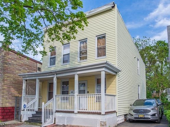 2nd image of 440 Halsted St