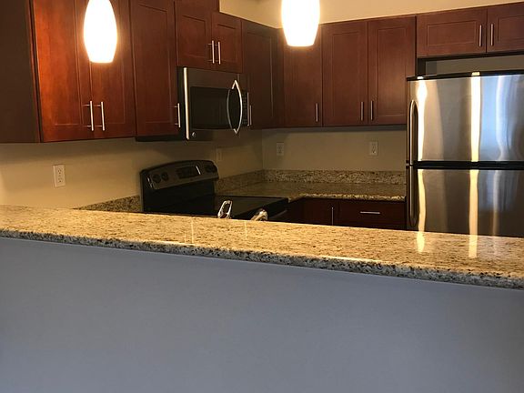 3rd image of 20318 15th Ave NE APT 403