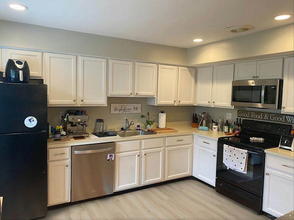 Spacious kitchen
